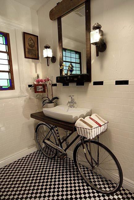 bathroom-bike-decor